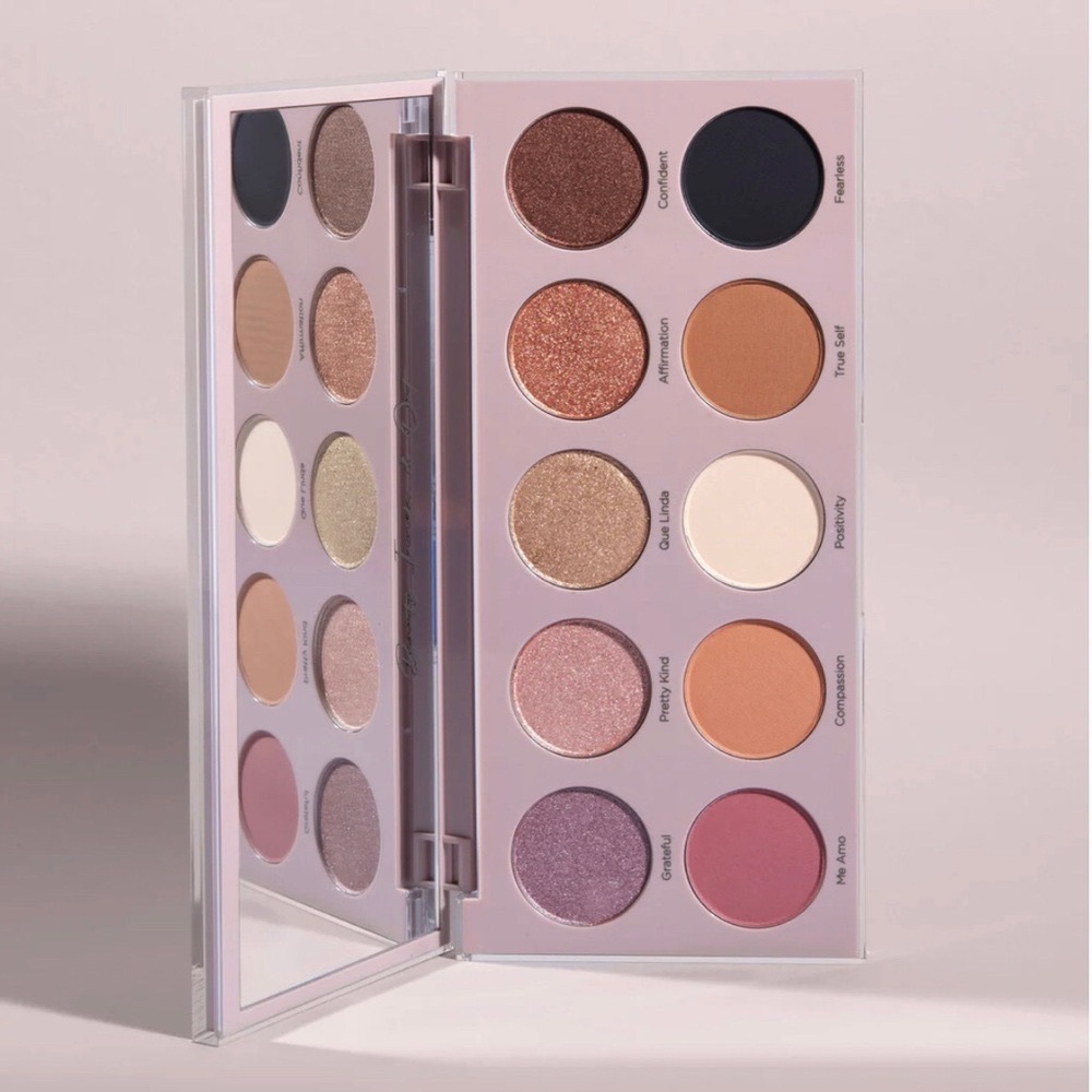The Dominique Essential Palette